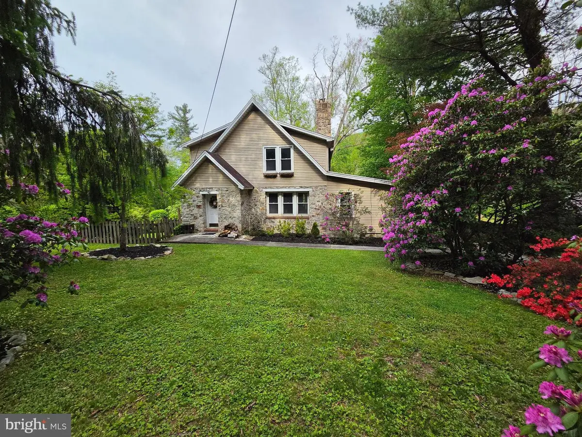 120 Yates Street, Mount Holly Springs, PA 17065 - #1