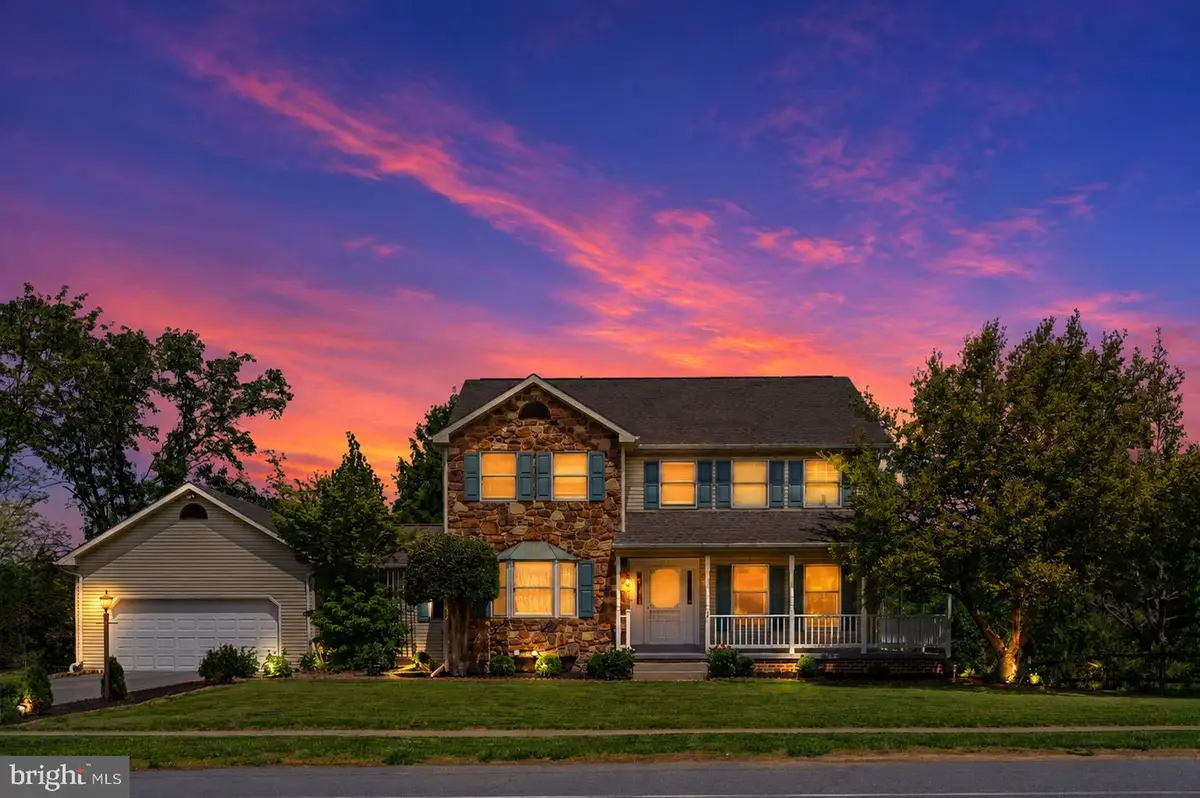 1035 Country Club Rd, Camp Hill, PA 17011 - #1