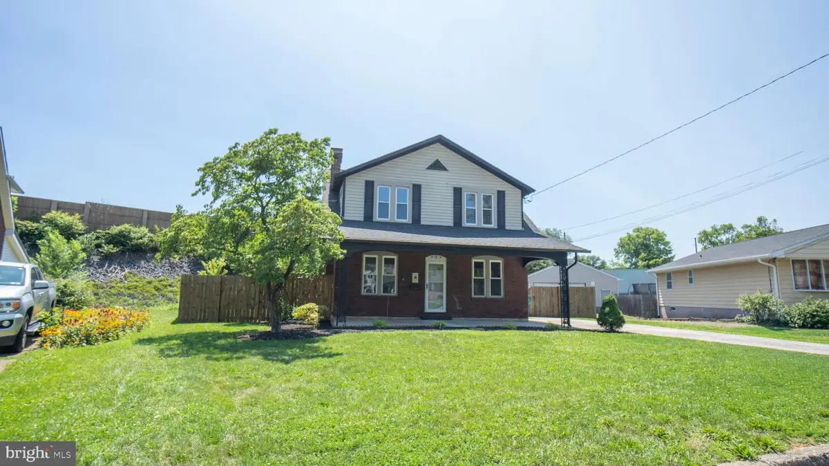 9 Oakwood Cir, Camp Hill, PA 17011 - #1