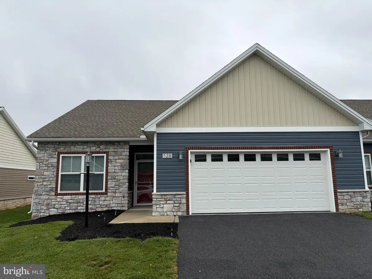 128 Cardinal Dr, Shippensburg, PA 17257 - #1
