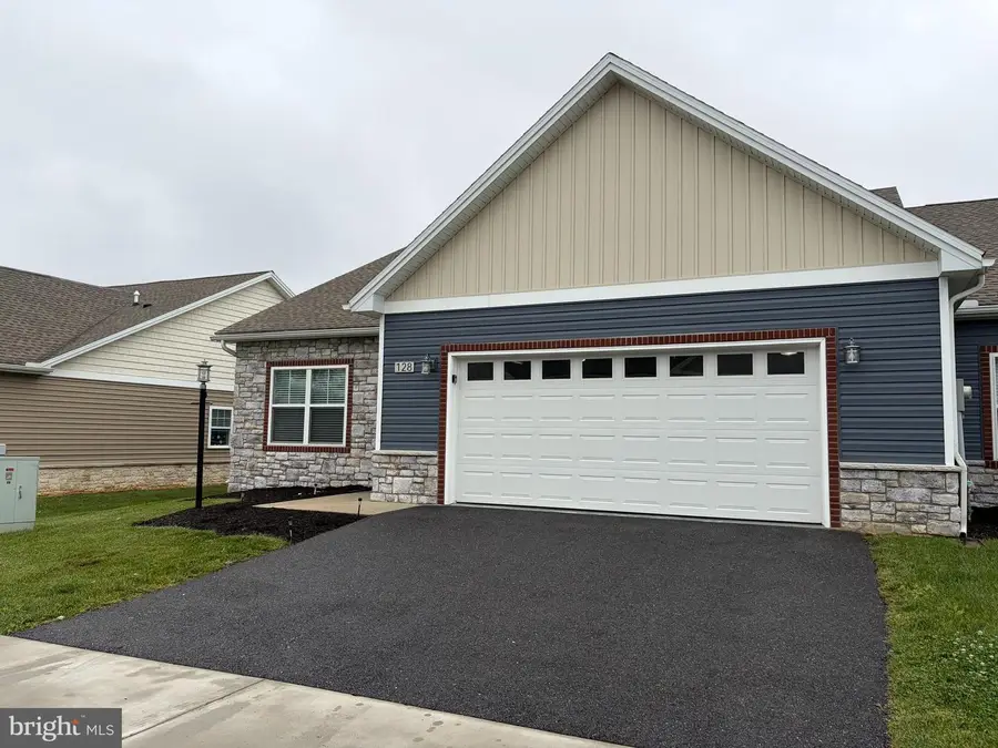 128 Cardinal Dr, Shippensburg, PA 17257 - #3