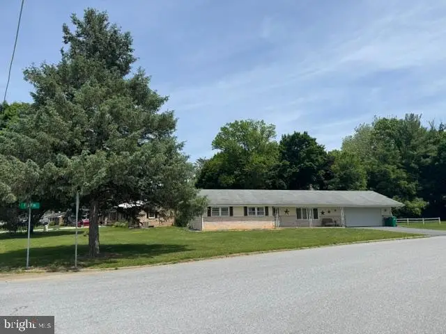 200 Oak Dr, Mount Holly Springs, PA 17065 - #2