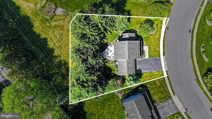2427 Clover, Mechanicsburg, PA 17055 - #3
