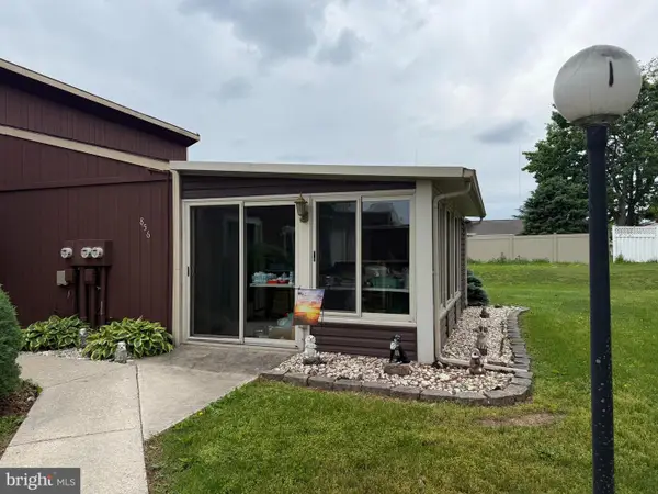 856 Melissa Ct, ENOLA, PA 17025