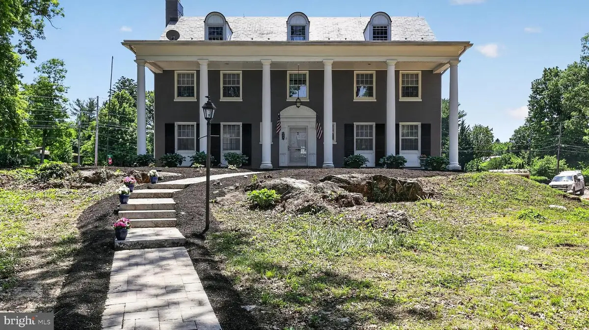 808 Walnut Ln, Carlisle, PA 17013 - #1