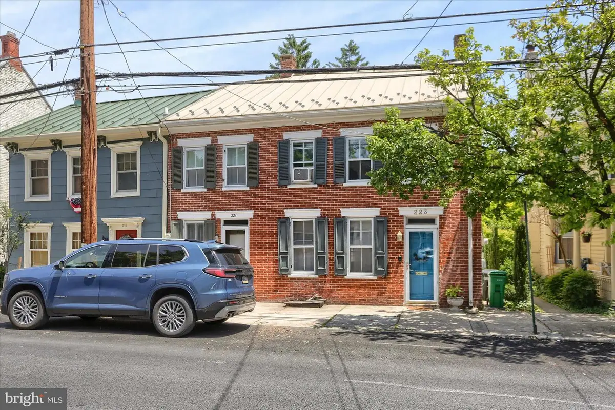 221-223 S Pitt St, Carlisle, PA 17013 - #1