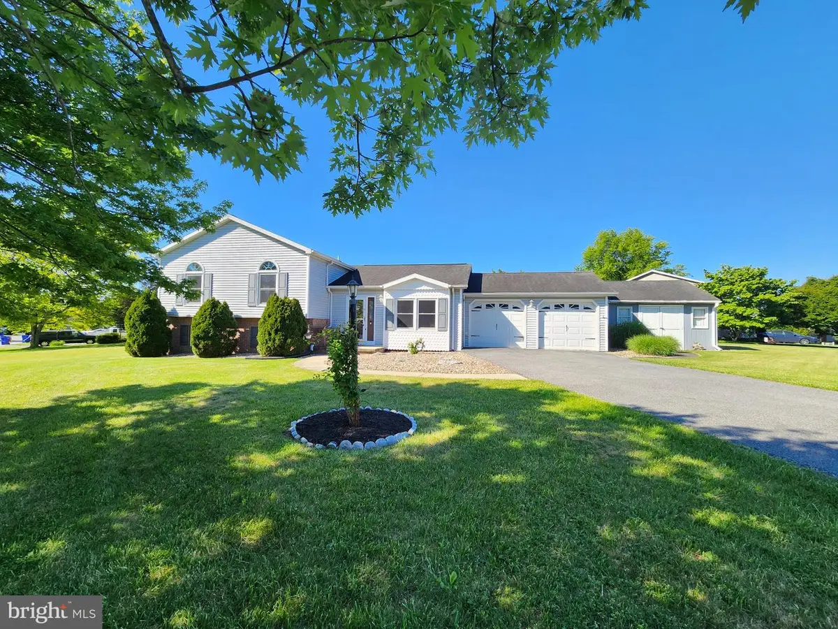 43 Wheatfield Dr, Carlisle, PA 17015 - #1