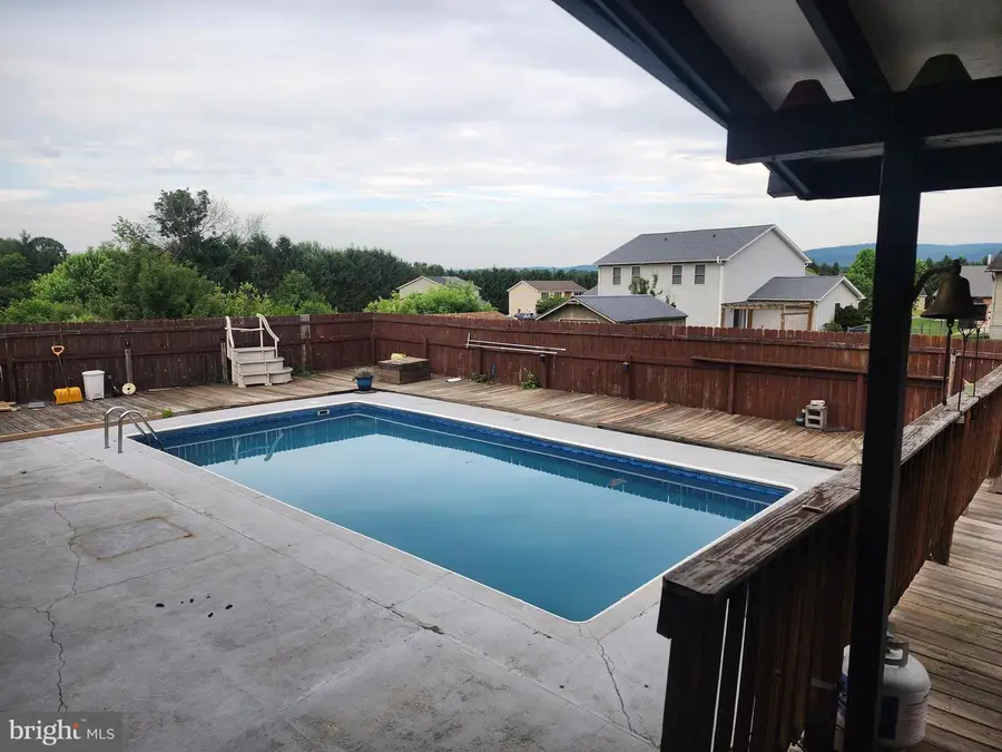 108 Willow Dr, Shippensburg, PA 17257 - #3