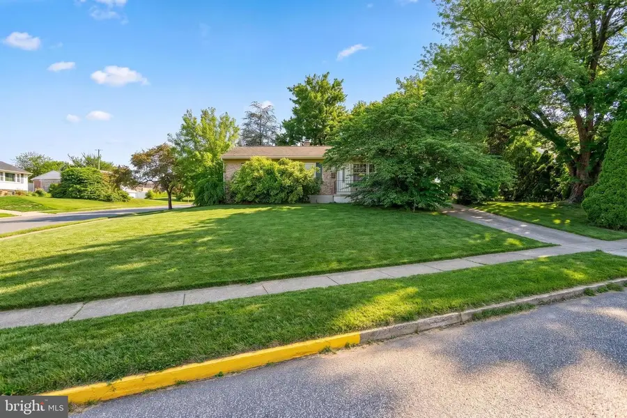 861 W Foxcroft Dr, Camp Hill, PA 17011 - #2