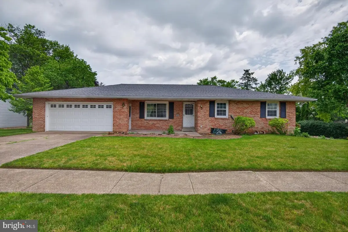 426 Sioux Dr, Mechanicsburg, PA 17050 - #1