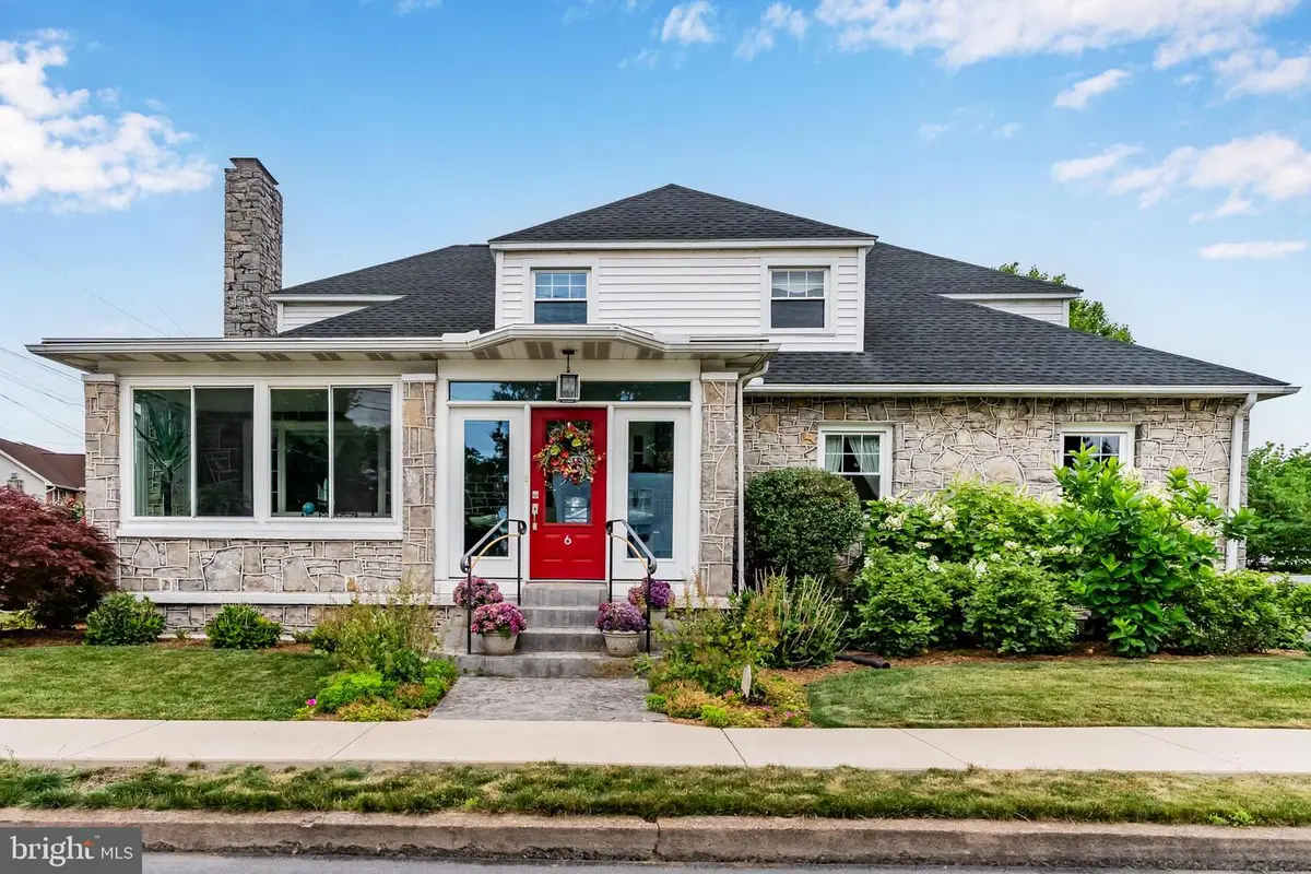 6 S 34th St, Camp Hill, PA 17011 - #1