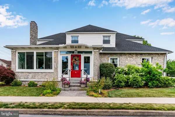 6 S 34th St, CAMP HILL, PA 17011