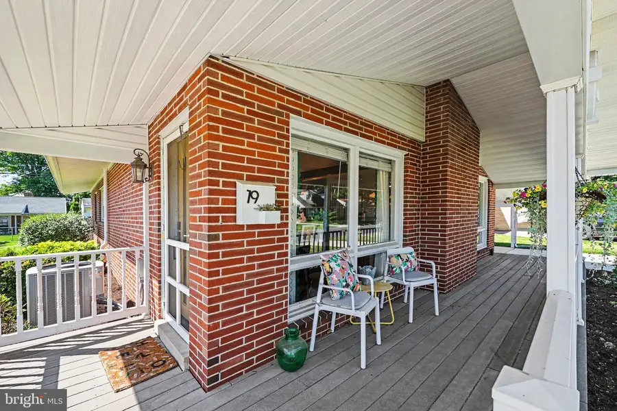 19 Gale Rd, Camp Hill, PA 17011 - #2