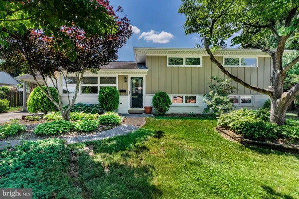 902 Apple Dr, MECHANICSBURG, PA 17055