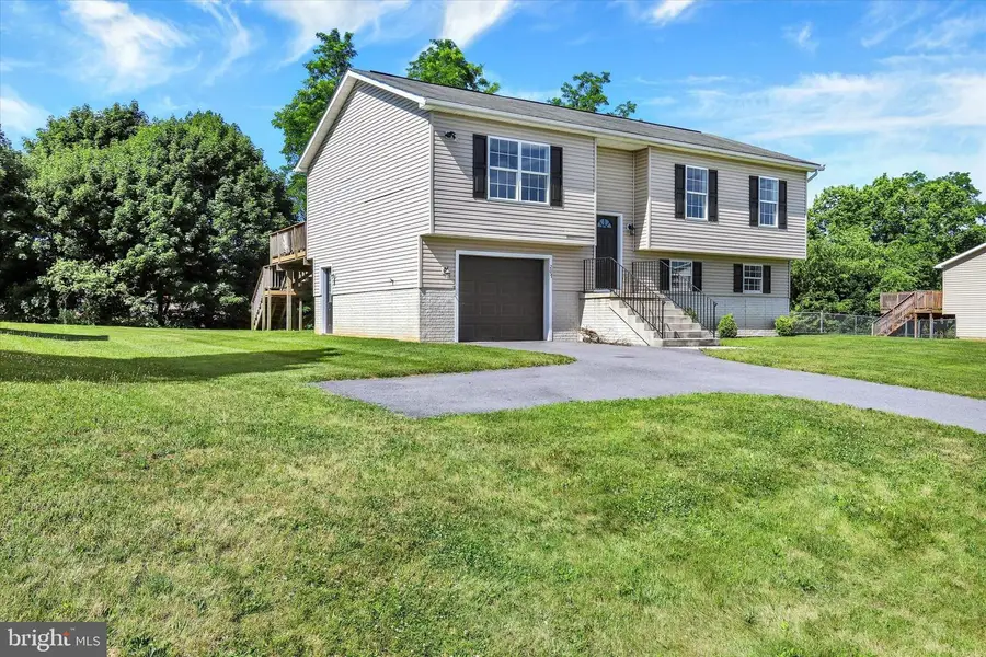 207 Pike Ct, Shippensburg, PA 17257 - #3