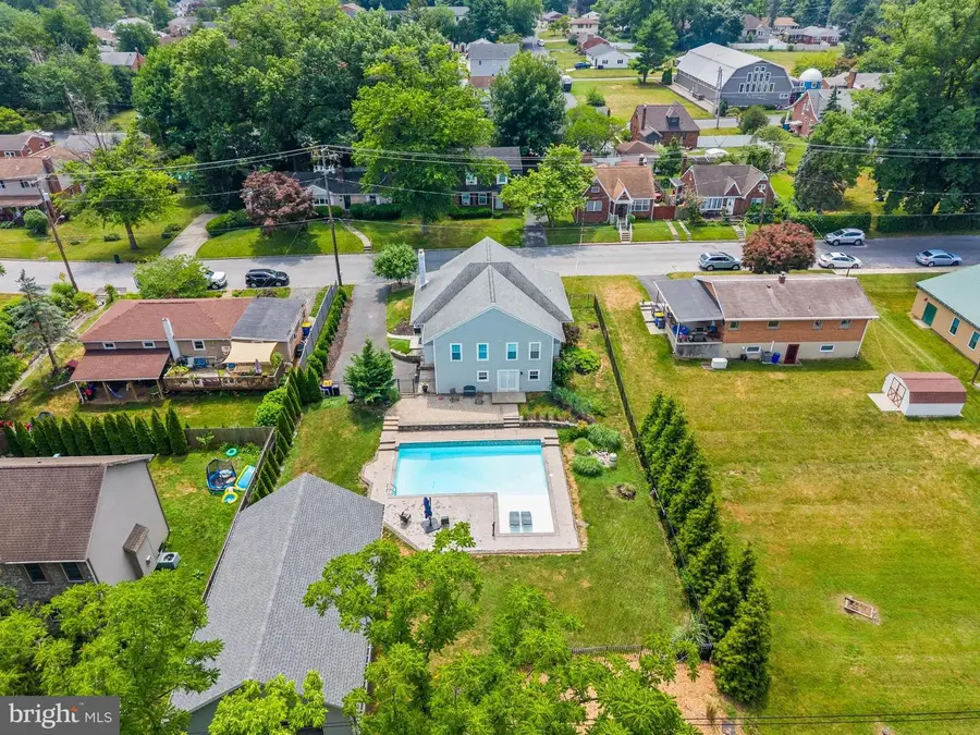 2010 Lenox St, Camp Hill, PA 17011 - #3