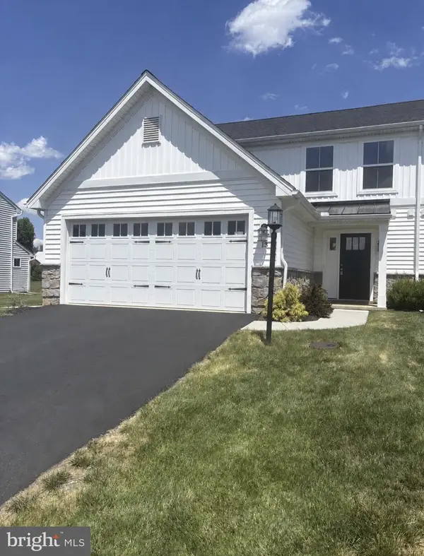 13 Shillington Ln #8, CARLISLE, PA 17013