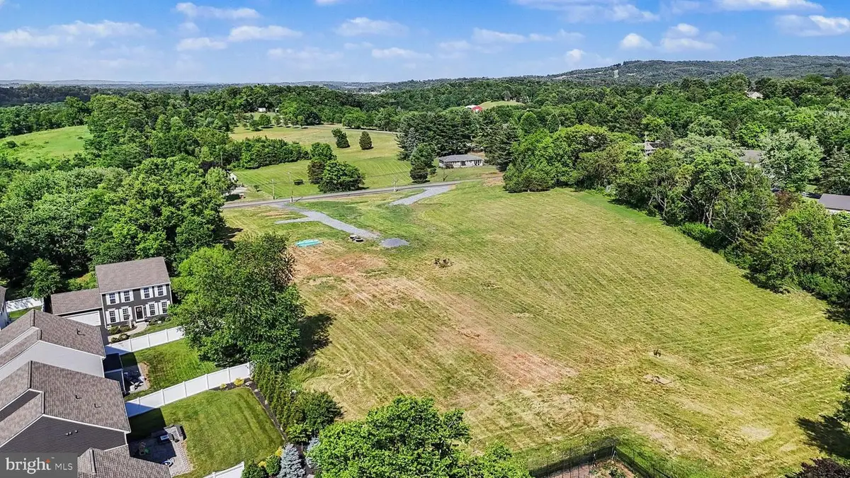 3240 Lisburn Rd #2, Mechanicsburg, PA 17055 - #1