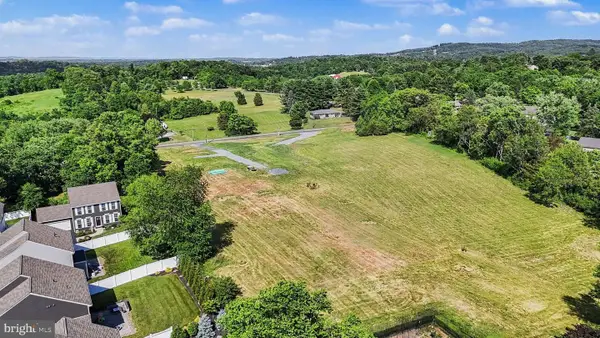 3240 Lisburn Rd #2, MECHANICSBURG, PA 17055