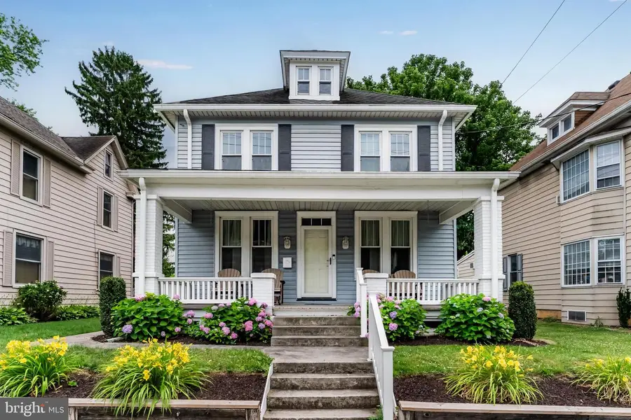 621 W Main St, Mechanicsburg, PA 17055 - #2