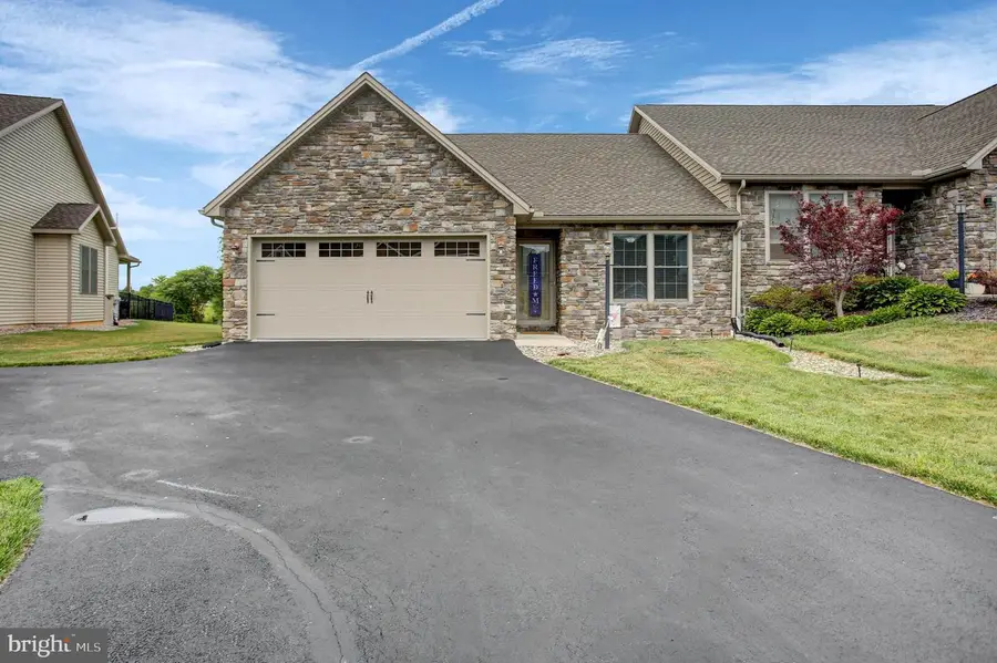 253 Pin Oak Ln, Shippensburg, PA 17257 - #2