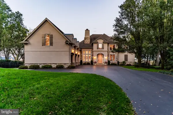 4 Sentry Point Rd, LEMOYNE, PA 17043