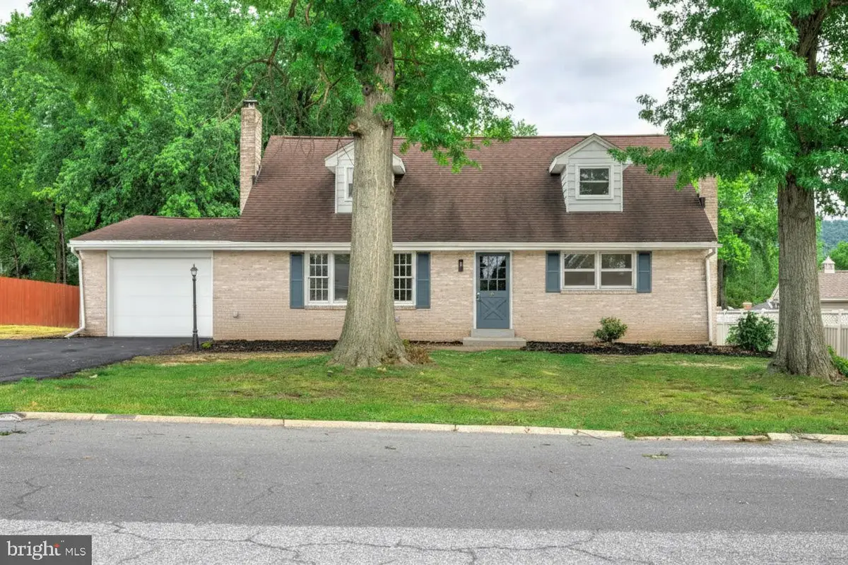 923 Susan Cir, Enola, PA 17025 - #1