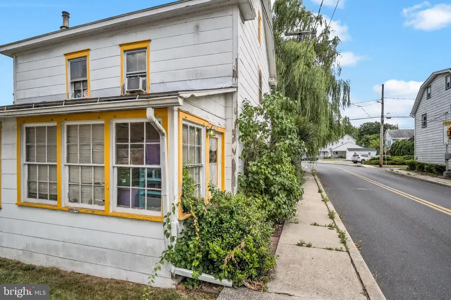 3 S Locust St, Shiremanstown, PA 17011 - #2