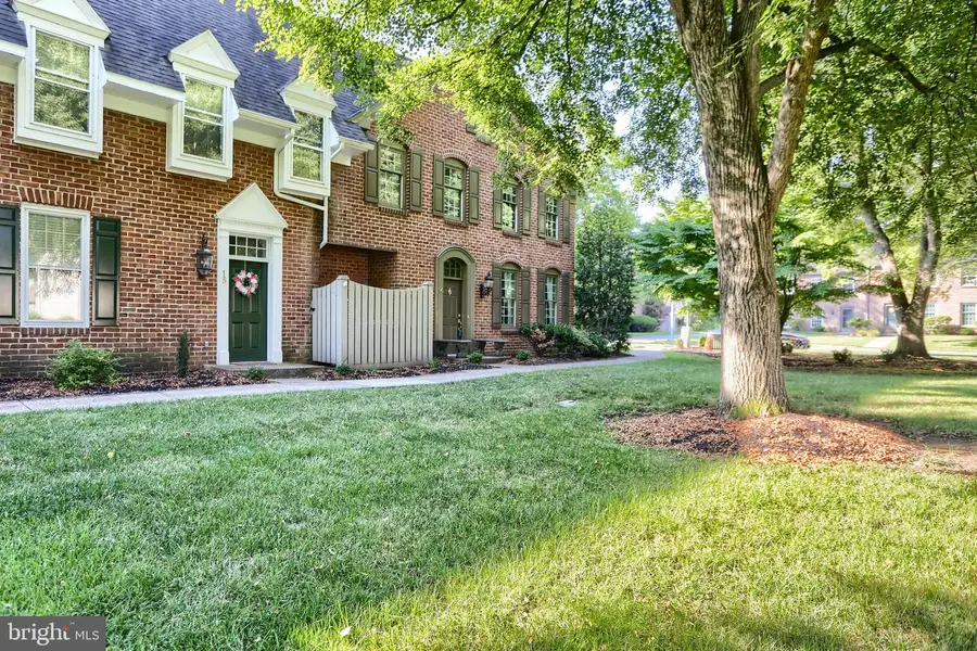14 Kensington Sq, Mechanicsburg, PA 17050 - #2