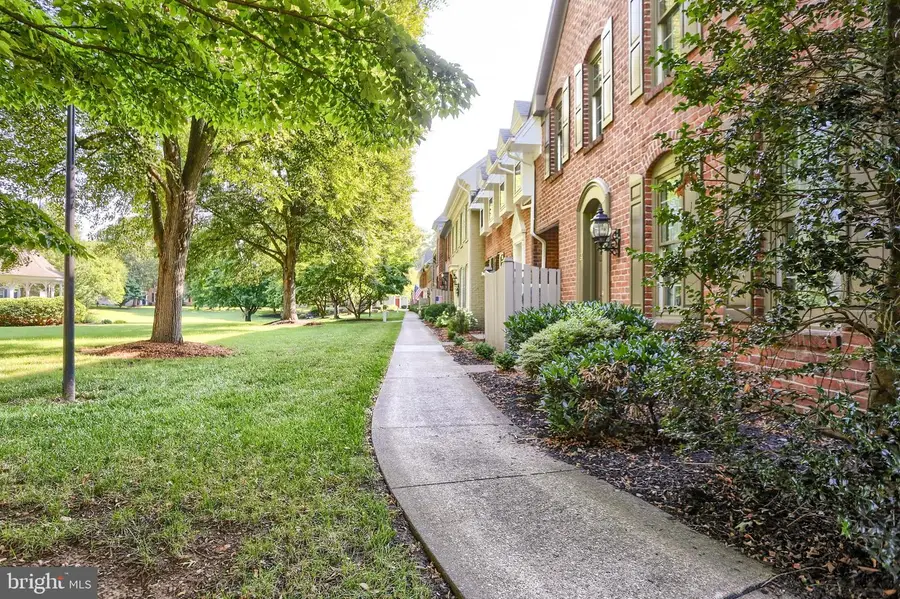 14 Kensington Sq, Mechanicsburg, PA 17050 - #3