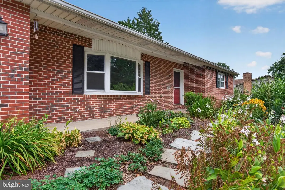 201 Widders, Mechanicsburg, PA 17055 - #1