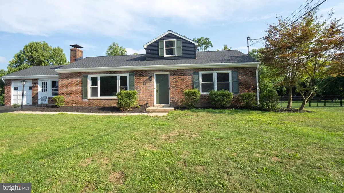 926 Valley Rd, Enola, PA 17025 - #1