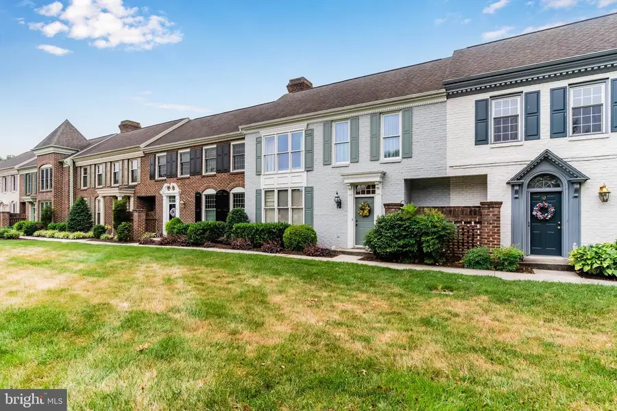 53 Devonshire Sq, Mechanicsburg, PA 17050 - #2