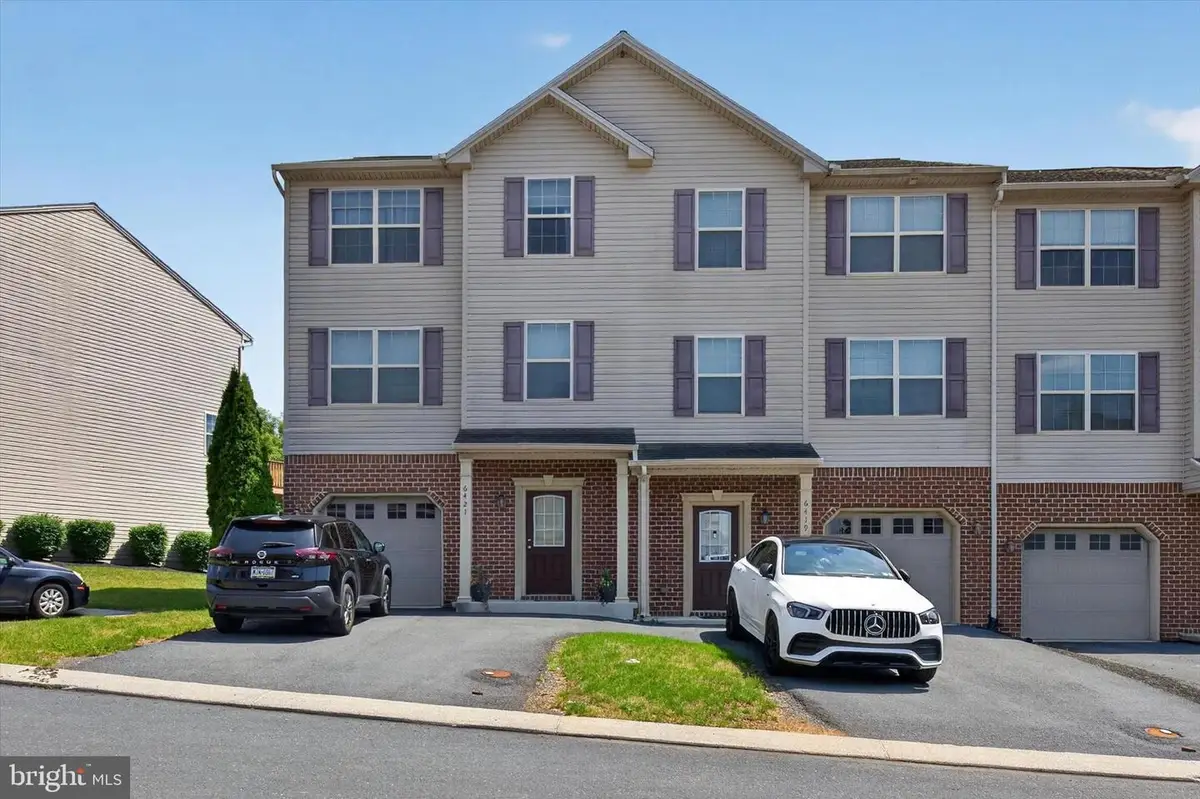 6421 Creekbend Dr, Mechanicsburg, PA 17050 - #1
