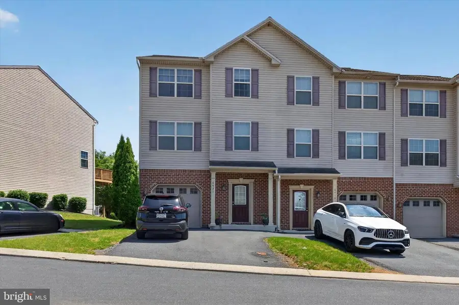 6421 Creekbend Dr, Mechanicsburg, PA 17050 - #2