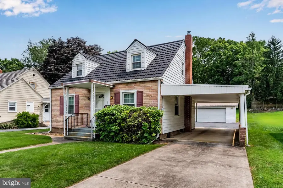 212 Clark St, Lemoyne, PA 17043 - #3