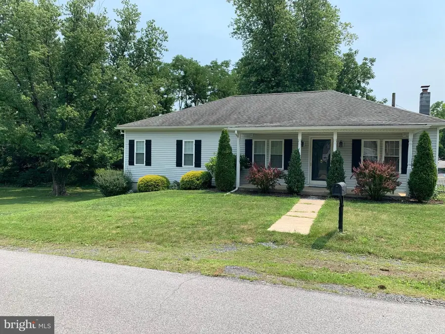 108 Parsonage St, Newville, PA 17241 - #2