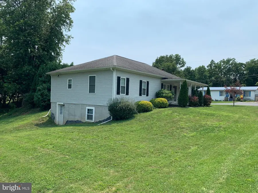 108 Parsonage St, Newville, PA 17241 - #3
