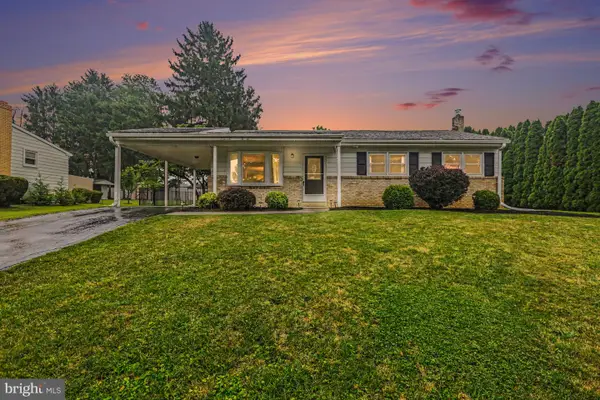 15 Pocono Dr, MECHANICSBURG, PA 17055