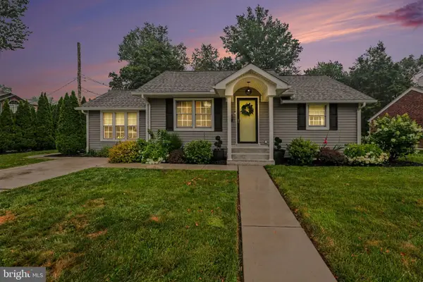 2003 Dickinson Ave, CAMP HILL, PA 17011