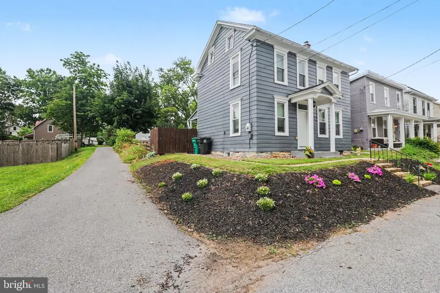 37 High St, Boiling Springs, PA 17007 - #3