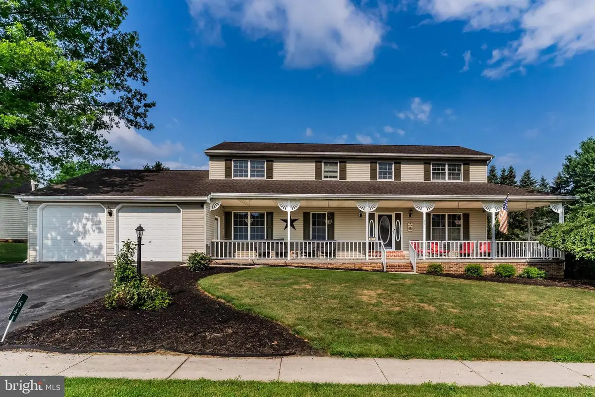 64 S Pin Oak Dr, Boiling Springs, PA 17007 - #1