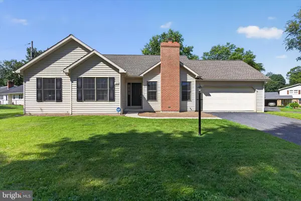 530 Fairway Dr, CAMP HILL, PA 17011