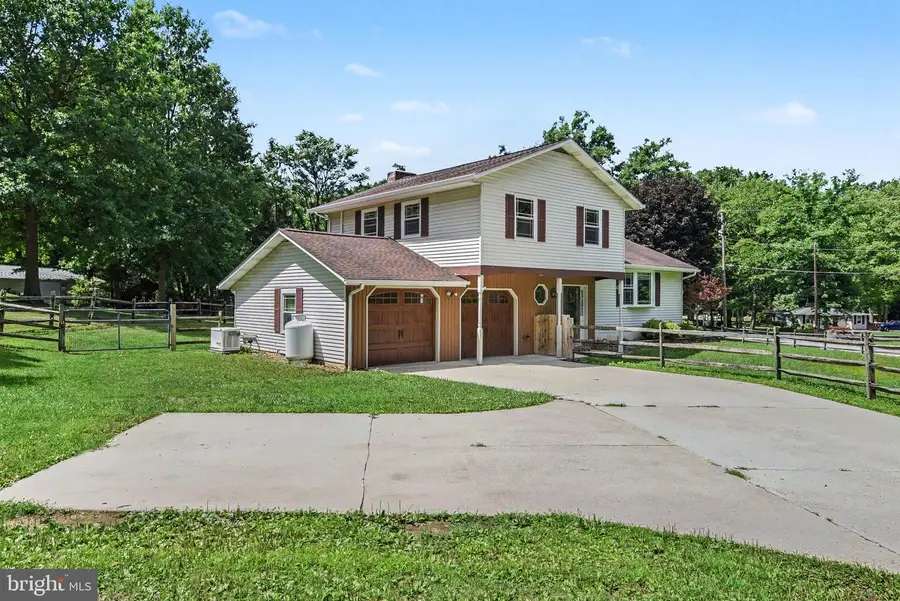1142 Petersburg Rd, Boiling Springs, PA 17007 - #2