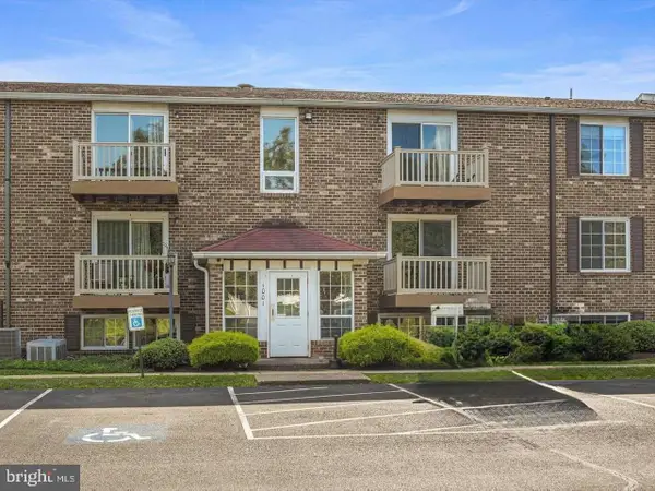 1001 Nanroc Dr #12, MECHANICSBURG, PA 17055