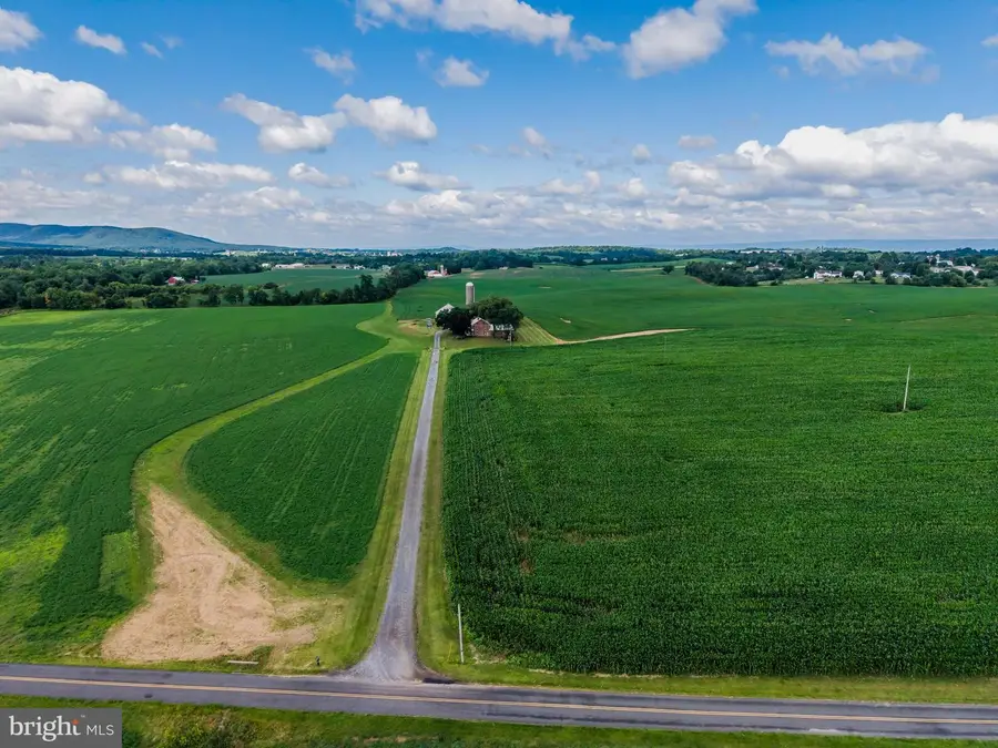 102 Encks Mill Rd, Carlisle, PA 17015 - #2