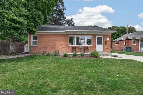 14 Country Club Pl W, CAMP HILL, PA 17011