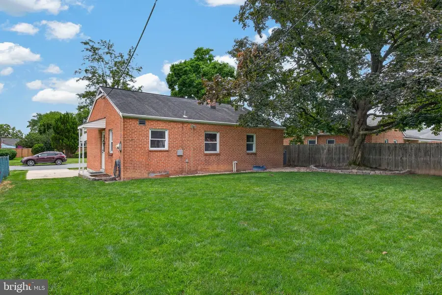 14 Country Club Pl W, Camp Hill, PA 17011 - #3