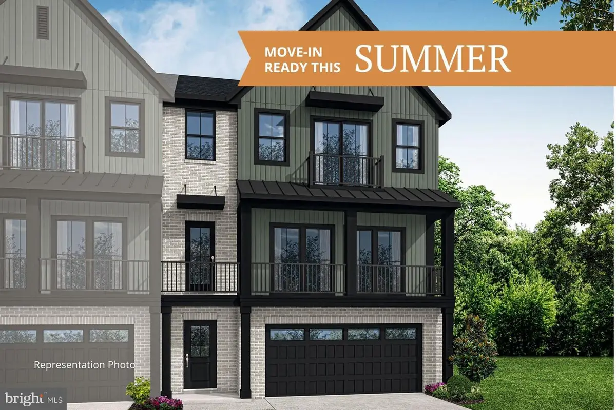 2151 S Autumn Chase Dr, Mechanicsburg, PA 17055 - #1