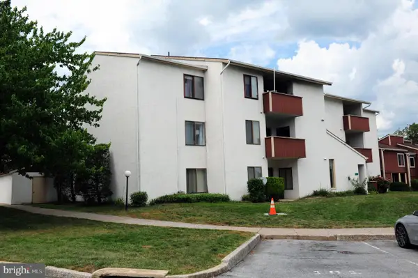 811 Brian Dr #301, ENOLA, PA 17025